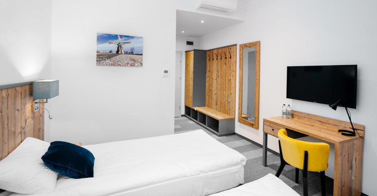 Hotel Nowa Holandia Elblag Buitenkant foto